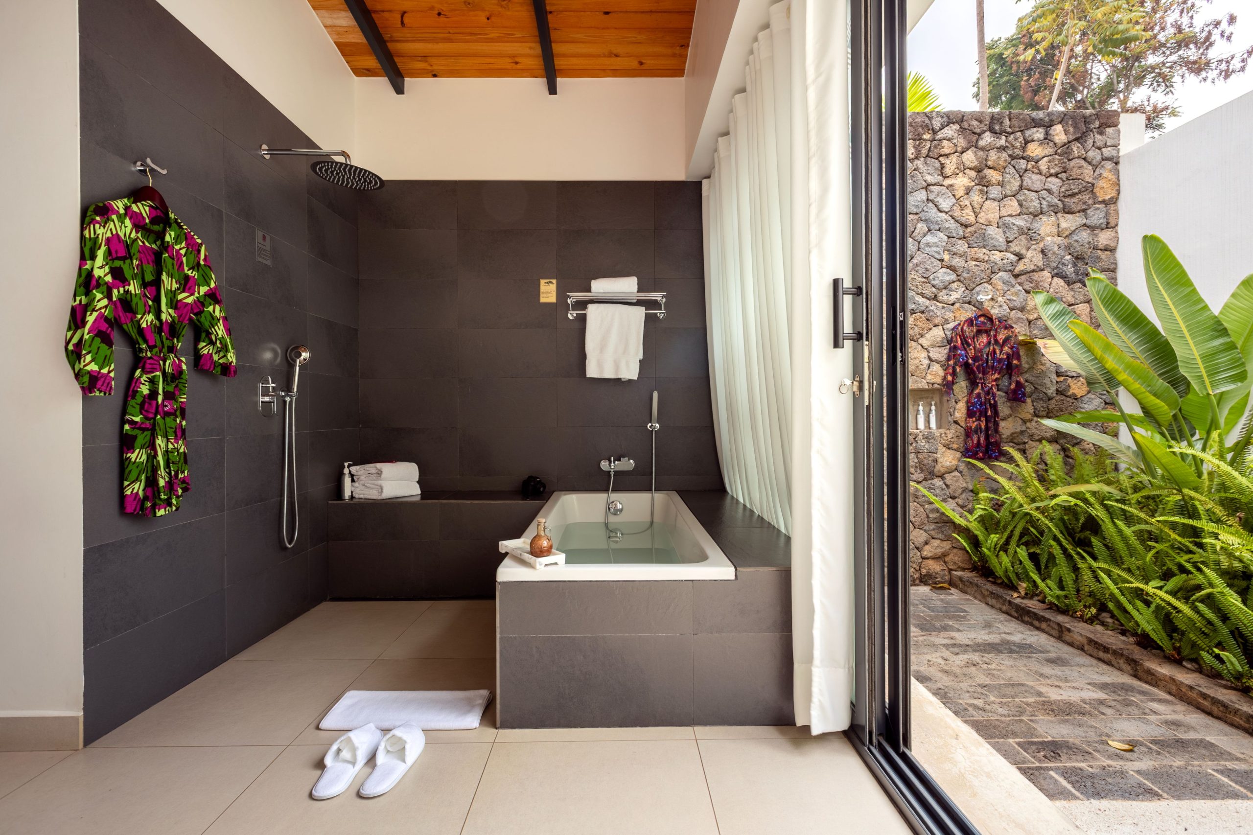 Luxury Pool Villa Bathroom 8 – TC 2025
